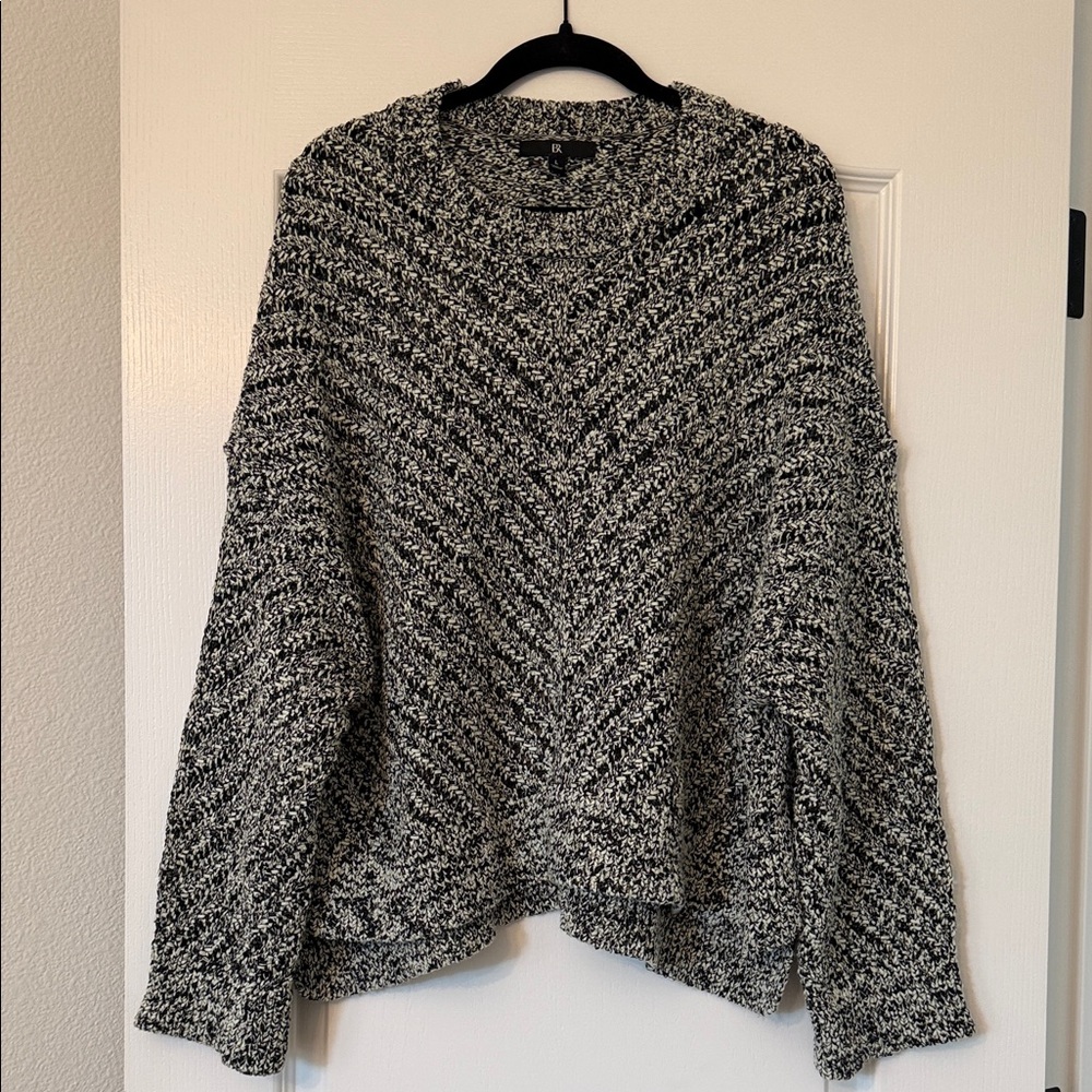 Banana Republic Women's Black and White Marl Loose Knit Sweater